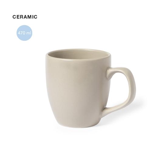 Taza de cerámica de 470ml de capacidad. De acabado mate y en color natural. Presentada en caja individual.