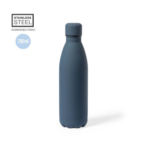 Bidón de 790 ml de capacidad, fabricado en acero inox y acabado con tacto goma, especialmente diseñado para marcaje en láser. Con tapón a rosca a juego, libre d