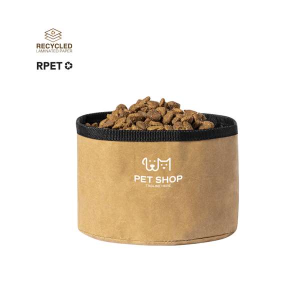 Bowl plegable para mascotas de 1,3l de capacidad, con exterior en resistente papel reciclado laminado de 270g/m2. Interior en poliéster RPET, elaborado a partir de plástico reciclado, para así fomentar la reutilización de residuos plásticos y ayudar a la sostenibilidad del planeta. Apto para sólidos y líquidos.