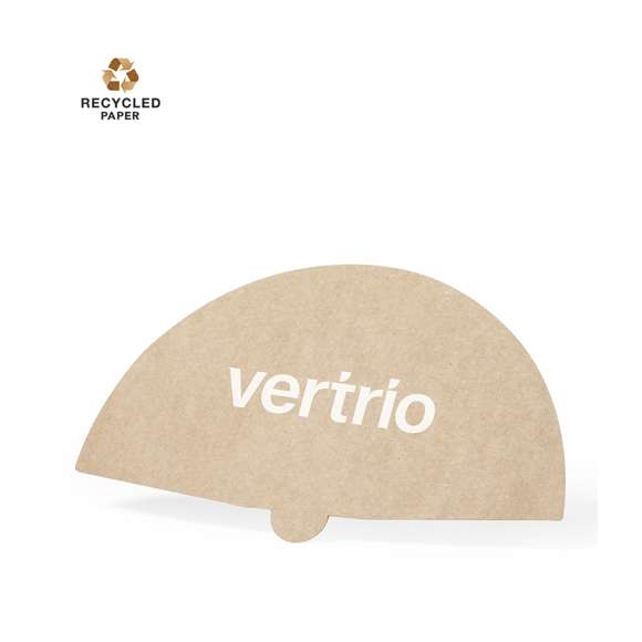 Abanico de línea nature fabricado en resistente cartón reciclado de 430g/m2, con amplia superficie de marcaje y en tono natural.