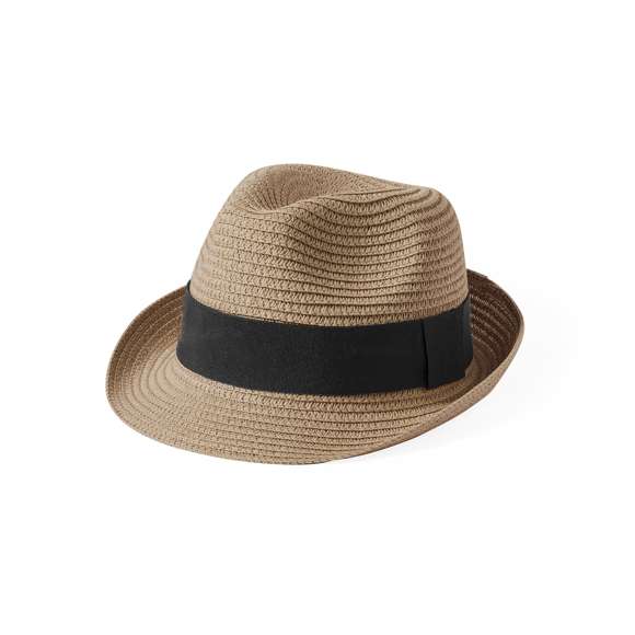 Sombrero de alta calidad en material sintético. Ajustable desde el interior, con cinta exterior y confortable cinta interior. Disponible en variada gama de colores.