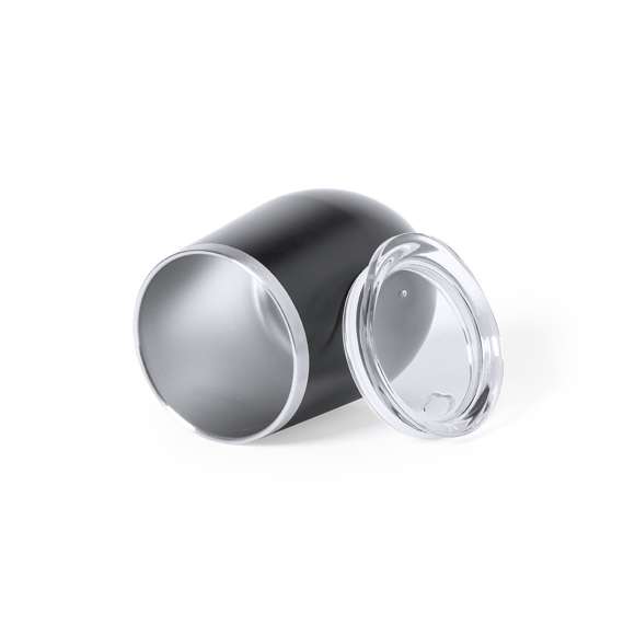 Vaso térmico de sobremesa fabricado en acero inox, con doble pared y 350ml de capacidad. Incluye tapa con dosificador y abrefácil. Disponible en variada gama de colores. Presentada en atractiva caja de diseño.