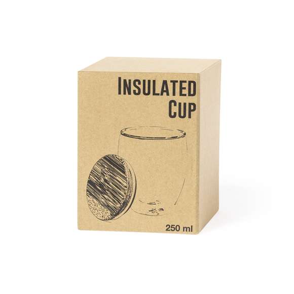 Vaso térmico de línea nature en alta calidad, de doble pared y 250ml de capacidad. Fabricado en cristal de borosilicato, que ofrece una resistencia y durabilidad excepcionales, alargando su vida útil y pudiendo ser reutilizado infinidad de veces. Tapa en bambú y presentado en atractiva caja de diseño eco.
