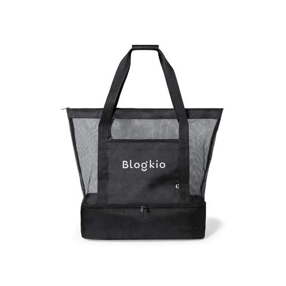Bolsa nevera en resistente poliéster RPET 600D elaborado a partir de plástico reciclado para así fomentar la reutilización de residuos plásticos y contribuir a la sostenibilidad del planeta. Compartimento principal en redecilla tipo mesh, con cierre de cremallera. Nevera integrada en base, en resistente poliéster 600D RPET, con interior isotermo en PEVA. Asas de transporte reforzadas y amplio bolsillo frontal, con distintivo RPET en etiqueta.