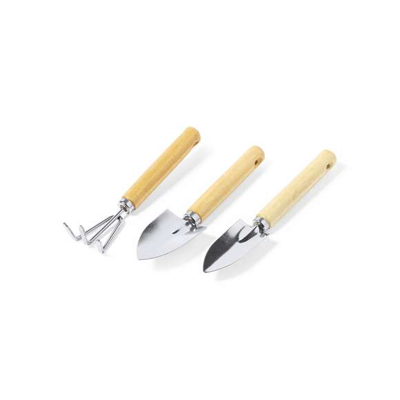Set de jardinería de 3 accesorios, fabricado en metal con mango de madera. Incluye pala grande, pala pequeña y rastrillo. Con riñonera de transporte en algodón y cierre de click ajustable  presentado en atractiva caja de diseño eco.