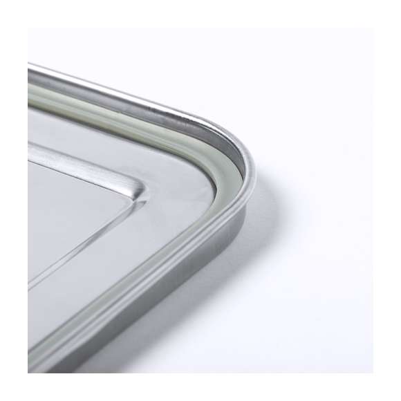  	Fiambrera fabricada en acero inox y de 750 ml de capacidad. Cierre de seguridad con tapadera estanca en acero inox. Presentada en atractiva caja individual de diseño.