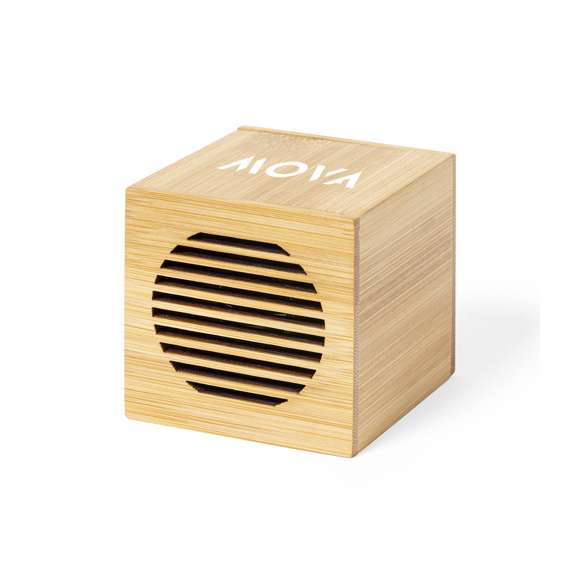 Altavoz inalámbrico de línea nature con conexión Bluetooth® 5.0 y 3W de potencia, con batería de litio. Fabricado en bambú Recargable mediante cable Micro USB -incluido-. Amplia superficie de marcaje y presentado en atractiva caja de diseño eco. Disponible manual de instrucciones en español e inglés.