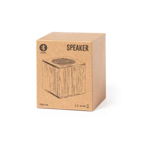 Altavoz inalámbrico de línea nature con conexión Bluetooth® 5.0 y 3W de potencia, con batería de litio. Fabricado en bambú Recargable mediante cable Micro USB -incluido-. Amplia superficie de marcaje y presentado en atractiva caja de diseño eco. Disponible manual de instrucciones en español e inglés.