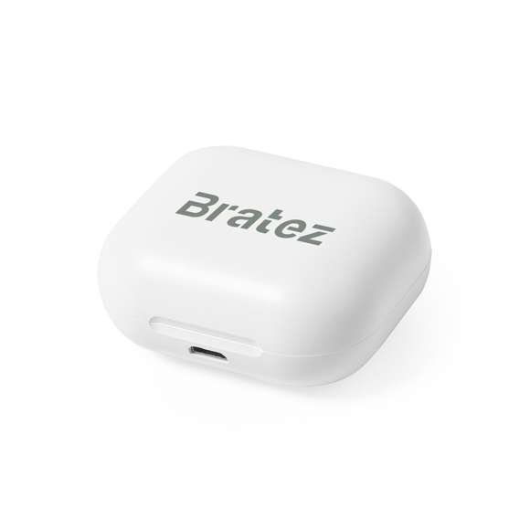 Auriculares intraurales de línea nature y conexión Bluetooth® 5.0, con batería de litio y en elegante acabado de color blanco. Fabricados en ABS reciclado (RABS) y con certificación RCS, que garantiza el origen reciclado del mismo. De diseño ergonómico, incluyen botón de control integrado en el auricular, con base de carga a juego e indicador LED de estado de carga. Función manos libres y recargables, con cable micro USB incluido. Presentados en atractiva caja de diseño eco.