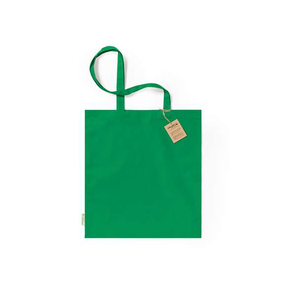 Bolsa fabricada en material100% algodón orgánico de 140g/m2. Con certificación GOTS (Global Organic Textile Standard, ó Norma Mundial de Textiles Orgánicos) que garantiza que los tejidos están hechos de fibras orgánicas. De acabaco cosido, con asas largas reforzadas de 70 cm y disponible en variada gama de colores. Resistencia hasta 8kg, incluida etiqueta con distintivo de algodón orgánico y hangtag en cartón reciclado.