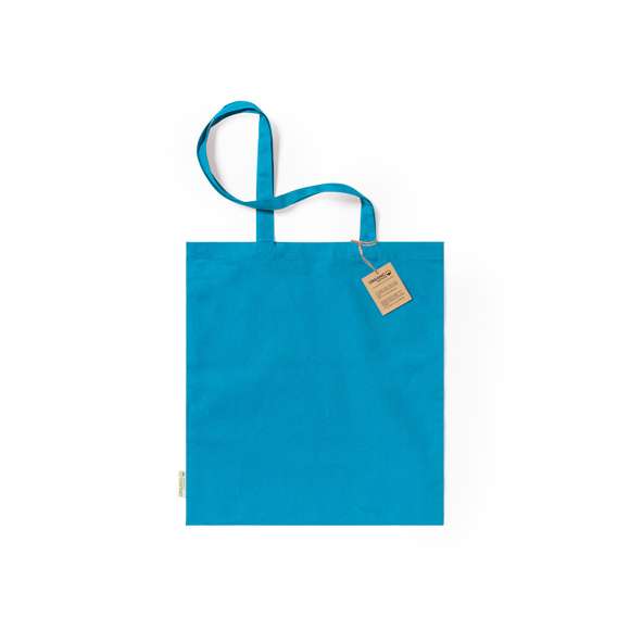 Bolsa fabricada en material100% algodón orgánico de 140g/m2. Con certificación GOTS (Global Organic Textile Standard, ó Norma Mundial de Textiles Orgánicos) que garantiza que los tejidos están hechos de fibras orgánicas. De acabaco cosido, con asas largas reforzadas de 70 cm y disponible en variada gama de colores. Resistencia hasta 8kg, incluida etiqueta con distintivo de algodón orgánico y hangtag en cartón reciclado.