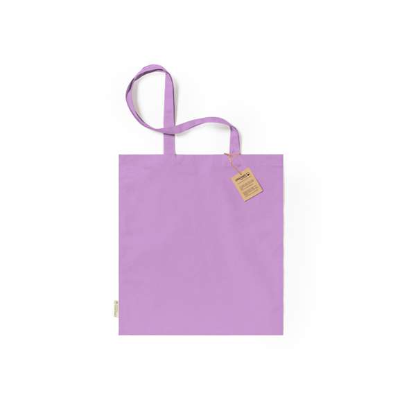Bolsa fabricada en material100% algodón orgánico de 140g/m2. Con certificación GOTS (Global Organic Textile Standard, ó Norma Mundial de Textiles Orgánicos) que garantiza que los tejidos están hechos de fibras orgánicas. De acabaco cosido, con asas largas reforzadas de 70 cm y disponible en variada gama de colores. Resistencia hasta 8kg, incluida etiqueta con distintivo de algodón orgánico y hangtag en cartón reciclado.