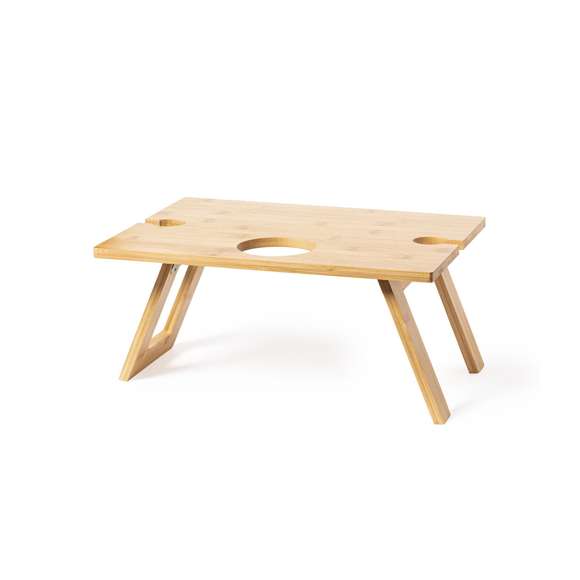 Mesa plegable para los aficionados al mundo del vino. Fabricada en bambú, incluye compartimento para botella de 75cl y 2 soportes para copa. De fácil plegado y tamaño compacto, presentada en atractiva caja individual de diseño eco.