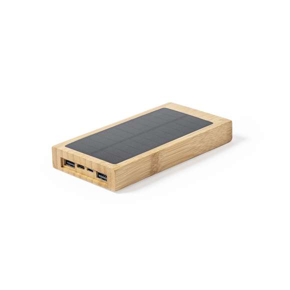 Batería auxiliar externa de línea nature con capacidad de 10.000 mAh. Incluye cargador inalámbrico de 5W, apto para todos los dispositivos compatibles con carga inalámbrica, y un panel de carga solar. Fabricada en bambú procedente de bosques sostenibles con certificación FSC®. Cuenta con 2 salidas USB, 1 entrada Micro USB, y una entrada tipo C. Cable de carga micro USB incluido. Con indicador de estado de carga y presentada en atractiva caja de diseño eco. Distinción FSC® sobre el producto.  Las capacidades mostradas en todas nuestras baterías auxiliares externas son reales, incorporando todas ellas baterías de grado A y no recicladas, con una vida útil de al menos 500 ciclos de carga y según normativa CE. Además, están fabricadas conforme a los estándares RoHS y en cumplimiento con los siguientes requisitos de seguridad:  Sistema de protección contra sobrecarga del power bank. Sistema de protección contra descarga completa que proporciona una mayor durabilidad del power bank. Sistema de bloqueo para evitar cortocircuitos. Sistema de transferencia de carga constante, acorde con la capacidad del dispositivo de destino.