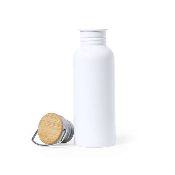 Bidón en acero inox especialmente diseñado para marcaje en sublimación. De estilo retro y 750ml de capacidad. Tapón de seguridad a rosca en acero inox, con detalle en bambú y asa de transporte vintage. Presentado en atractiva caja de diseño.