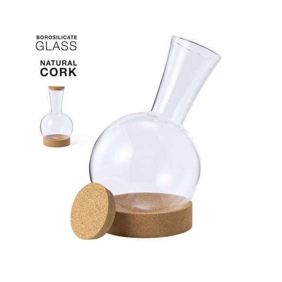 Decantador de línea nature, fabricado en cristal de borosilicato y con base y tapón en corcho natural. De 1,7L de capacidad y presentado en caja individual de diseño eco.