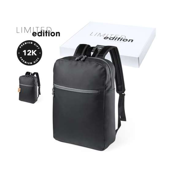  	Mochila de la más alta gama colección Limited Edition. Un complemento moderno, funcional y de gran belleza que sobrepasa todas las expectativas. Caracterizada por su elegante y minimalista diseño así como su calidad premium en resistente material texturizado de superficie infinita 600D/PVC. Cierre de cremallera invisible y bolsillo frontal. Con acolchado ergonómico en espalda y cintas de hombros, incluye compartimento interior acolchado para portátil de hasta 15 pulgadas y multiples compartimentos elásticos para una óptima organización de sus accesorios. 	 	De la perfecta combinación entre exclusividad y diseño, nace Limited Edition, una colección especial de ideas promocionales de edidición limitada. Un nuevo concepto, inspirado en la fusión de artículos premium con las últimas y más novedosas tendencias y que cuenta con una seleción limitada de unidades, convirtiendo así un regalo en una experiencia única e inolvidable. 	 	Exclusivo estuche de presentación Limited Edition, con diseño protegido por derechos de propiedad industrial. 	 	Incluida tarjeta con descripción de Limited Edition en cartón reciclado.