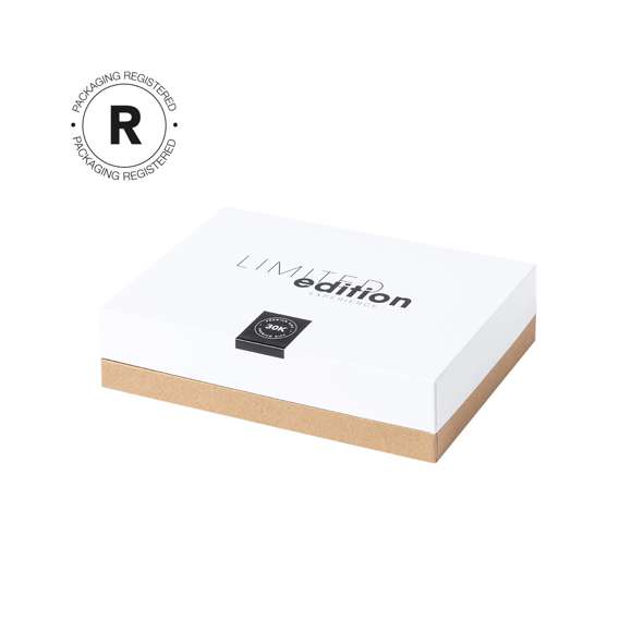 Distinguido Cargador Inalámbrico Limited Edition con función soporte para dispositivos móviles. Fabricado en bambú y carcasa en resistente ABS y caña de trigo. Con función carga rápida de 10W y compatible con dispositivos equipados con tecnología de carga inalámbrica. Incluye cable de carga de 100cm y manual de instrucciones en Español e Inglés.  De la perfecta combinación entre exclusividad y diseño, nace Limited Edition, una colección especial de ideas promocionales de edidición limitada. Un nuevo concepto, inspirado en la fusión de artículos premium con las últimas y más novedosas tendencias y que cuenta con una seleción limitada de unidades, convirtiendo así un regalo en una experiencia única e inolvidable.  Exclusivo estuche de presentación Limited Edition, con diseño protegido por derechos de propiedad industrial.  Incluida tarjeta con descripción de Limited Edition en cartón reciclado.