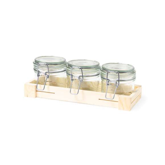  	Set de 3 Tarros de Cristal con 230 ml de capacidad. Complementos versátiles para organizar tu casa, cocina, despensa… según tus gustos y necesidades. Fabricados en cristal, y con cierres a presión de acero inoxidable, una combinación de materiales que ofrecen gran resistencia y durabilidad. Presentados en bandeja de madera y en caja individual de diseño eco.