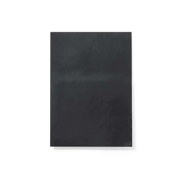  	Imán para notas de línea nature. Fabricado en resistente papel reciclado, incluye minilápiz de madera y bloc de notas con 40 hojas lisas en color crema.