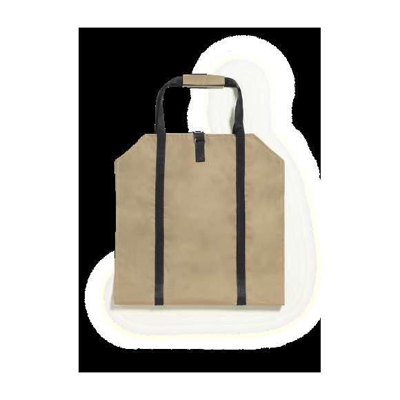  	Bolsa portaleña fabricada en resistente poliester, con un diseño muy práctico y cómodo para transportar leña sin riesgo de arañazos y heridas en las manos. Incluye dos cintas con mango antideslizante para fácil transporte y cierre de velcro. Plegado de pequeño tamaño para un sencillo almacenamiento. Presentado en bolsa individual.