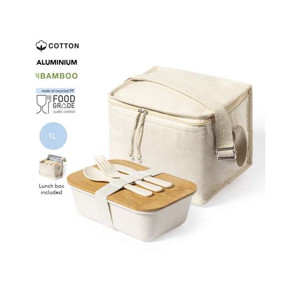 Set de fiambrera y nevera de línea nature con Certificación Food Grade, garantizando la seguridad cuando los alimentos entran en contacto con el material usado para fabricar el producto. Incluye:Nevera fabricada en material 100% algodón, con interior isotermo acabado en aluminio. Cierre de cremallera con doble tirador de cordón y asa de transporte a juego.Fiambrera fabricada en PP veteado libre de BPA, con tapa de bambú y 1l de capacidad. Cierre de cinta elástica de seguridad, con compartimentos para tenedor, cuchara y cuchillo (incluidos).