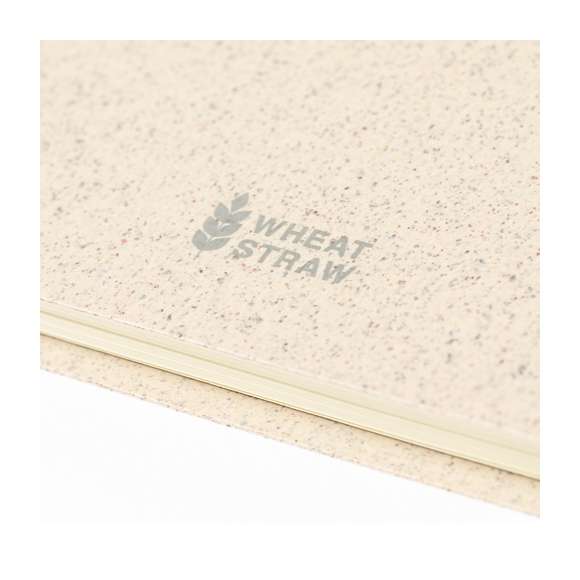 Innovadora libreta de anillas de línea nature, con tapas fabricadas en caña de trigo, para así fomentar la utilización de materias primas naturales y reducir las emisiones contaminantes. Con distintivo Wheat Straw y 80 hojas interiores lisas.
