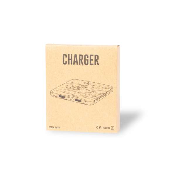 Cargador inalámbrico 10W de línea nature fabricado en coco. Tras el consumo de su fruto, del coco y su planta se pueden obtener multitud de productos, contribuyendo a la sostenibilidad del planeta y fomentando el uso de materias primas naturales. Incluye 2 salidas USB de 2100mA y es compatible con dispositivos equipados con tecnología de carga inalámbrica. Amplia superficie de marcaje y presentado en caja individual de diseño eco en cartón kraft.