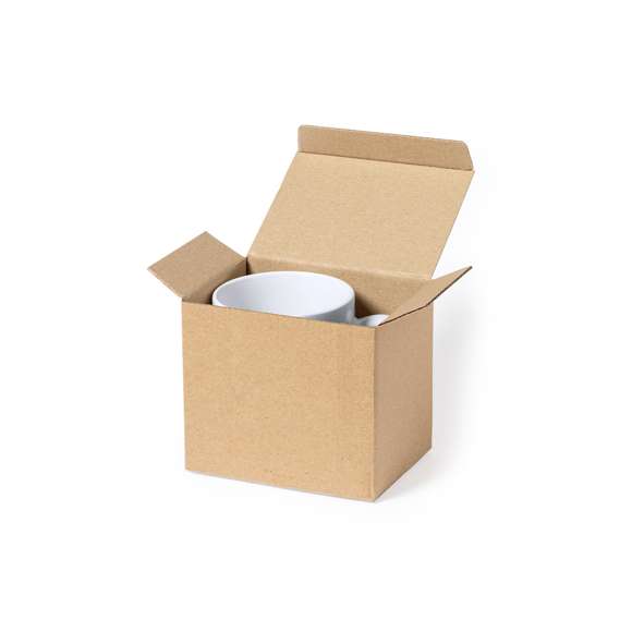  	Caja de presentación especialmente diseñada para tazas. Tamaño 12x10,6x9 cm y fabricada en cartón reciclado corrugado de acabado kraft. En línea con la tendencia del mercado hacia la sostenibilidad integral del regalo, ofreciendo soluciones de origen reciclado con el fin de ayudar a la mejora y conservación de nuestro planeta.