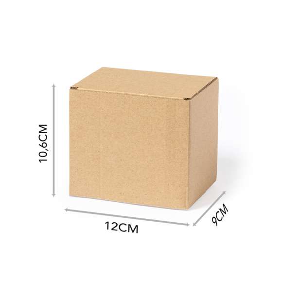  	Caja de presentación especialmente diseñada para tazas. Tamaño 12x10,6x9 cm y fabricada en cartón reciclado corrugado de acabado kraft. En línea con la tendencia del mercado hacia la sostenibilidad integral del regalo, ofreciendo soluciones de origen reciclado con el fin de ayudar a la mejora y conservación de nuestro planeta.