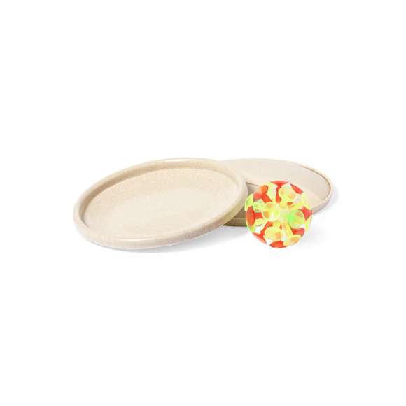  	Juego de pelota y palas de disco. Incluye pelota con ventosas y palas de disco lisas, fabricadas en resistente caña de trigo, con cinta elástica para las manos a juego. 	 	La caña de trigo fomenta la utilización de materias primas naturales, reduciendo así las emisiones contaminantes.