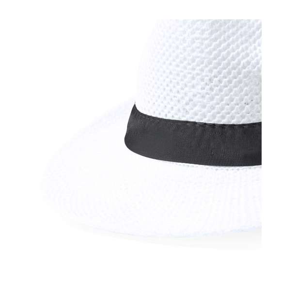 Cinta de poliéster extra ancha para sombrero. Servida en rollos completos de 100 metros de largo, con aproximadamente 150 cintas de 67 x 3,7cm. Disponible en variada gama de colores.