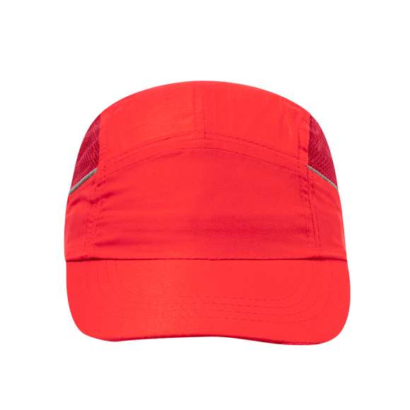 Gorra deportiva fabricada en suave y resistente microfibra. Con redecilla a juego para el sudor en paneles laterales y cierre ajustable de velcro. Con bandas reflectantes en los laterales y disponible en variada gama de colores -color blanco especial para marcaje en sublimación-.