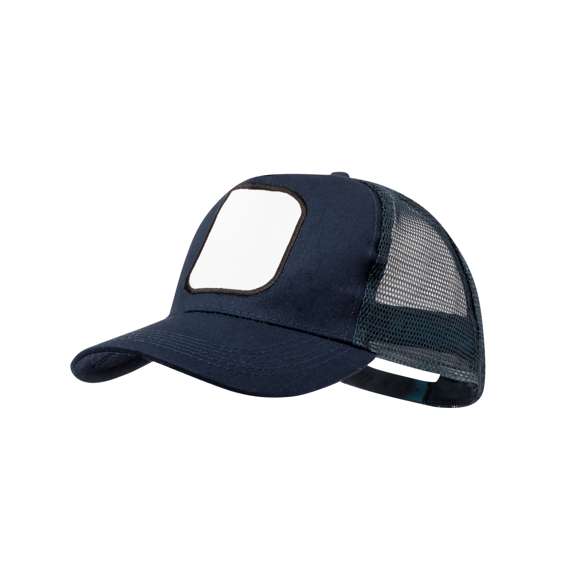 Gorra tipo trucker fabricada en resistente combinación de algodón y poliéster. Con parche frontal cosido especialmente diseñado para marcaje en sublimación. Redecilla y cierre ajustable de plástico a juego.