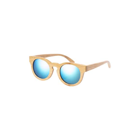 Gafas de sol de diseño exclusivo Limited Edition. Montura y patillas fabricadas en bambú, de elegante diseño y con lentes efecto espejo. Incluida bolsita de transporte con cierre de cordón. Protección UV 400.Presentación en estuche Limited Edition Experience, de diseño único y protegido por derechos de propiedad industrial. Incluida tarjeta en cartón reciclado con descripción Limited Edition.De la perfecta combinación entre exclusividad y diseño nace Limited Edition, una colección especial de ideas promocionales de edición limitada. Un nuevo concepto, inspirado en la fusión de artículos premium con las últimas tendencias, en tiradas de unidades limitadas, y ofreciendo una experiencia de regalo única, exclusiva e inolvidable.