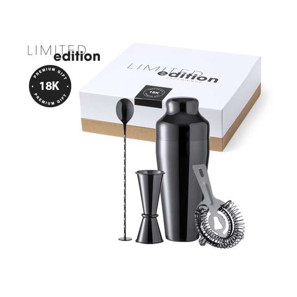 Completo set de cóctel, de diseño exclusivo Limited Edition, fabricado en acero inox de elegante acabado negro brillo. Incluye: -Coctelera de 550 ml de capacidad.-Vaso medidor 2 en 1 de 25 y 50 ml.-Filtro.-Cucharilla mezcladora.Presentación en estuche Limited Edition Experience, de diseño único y protegido por derechos de propiedad industrial. Incluida tarjeta en cartón reciclado con descripción Limited Edition.De la perfecta combinación entre exclusividad y diseño nace Limited Edition, una colección especial de ideas promocionales de edición limitada. Un nuevo concepto, inspirado en la fusión de artículos premium con las últimas tendencias, en tiradas de unidades limitadas, y ofreciendo una experiencia de regalo única, exclusiva e inolvidable.