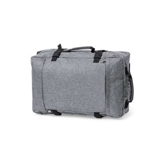 Trolley de línea nature fabricado en resistente 300D RPET. Compartimento principal con cierre de cremallera de doble tirador conforme a los estándares TSA -Administración de la Seguridad en el Transporte-, que permite a las autoridades de aduanas inspeccionar el contenido del equipaje sin tener que forzar o romper el cierre, usando una llave especial a disposición de la autoridad. Interior forrado y con cintas elásticas de sujeción. Exterior con 2 cintas ajustables, cierres de hebilla, bolsillo frontal con cierre de cremallera invisible y 2 asas acolchadas de transporte. Mecanismo extensible metálico en negro, con cómoda asa de transporte y 2 ruedas. Distintivo RPET en etiqueta exterior.