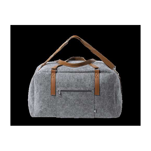 Original bolso de línea nature fabricado en resistente fieltro RPET. Compartimento principal con cierre de cremallera de doble tirador a juego. Asas en elegante polipiel de tono marrón, con cinta bandolera ajustable a juego. Bolsillo exterior de cremallera con etiqueta RPET.El fieltro RPET es fruto de la combinación del proceso de reciclaje de materiales plásticos junto con la técnica milenaria de fabricación del fieltro, dando como resultado un material de eco-tendencia que, además de ser de origen reciclado, también se convierte en reciclable.