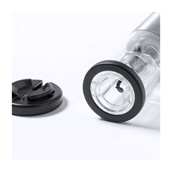 Sacacorchos eléctrico fabricado en acero inox y resistente ABS, con cortacápsulas incluido. Presentado en caja individual de diseño, con manual de instrucciones en español e inglés. Alimentación a pilas (4xAA no incluidas).