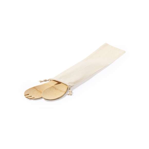 Set para ensalada con 2 utensilios fabricados en resistente bambú. Presentación en funda de algodón natural con cordón de cierre.