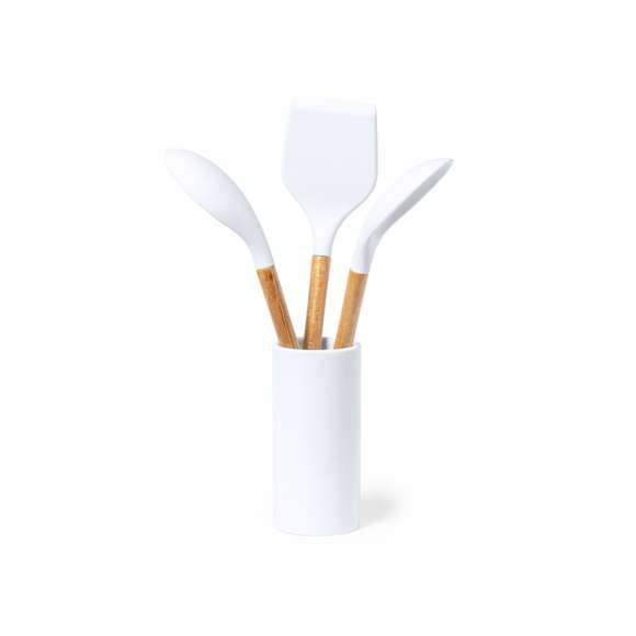 Set de cocina de 3 piezas, con mango fabricado en madera de acacia natural y accesorios en silicona. Incluye cuchara, paleta y espumadera, con base de cerámica a juego. Presentación en caja individual de diseño kraft.