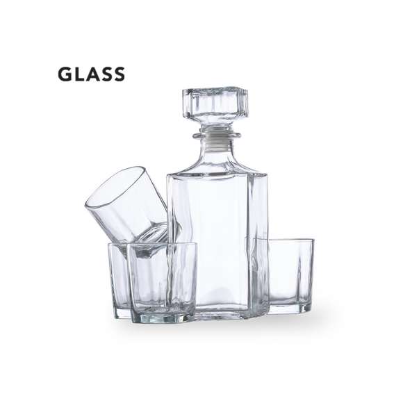 Set de whisky de sobrio diseño y fabricado en cristal. Incluye 4 vasos de 200 ml y decantador de 1 l, con tapón en cristal. Presentación en caja individual de diseño kraft.