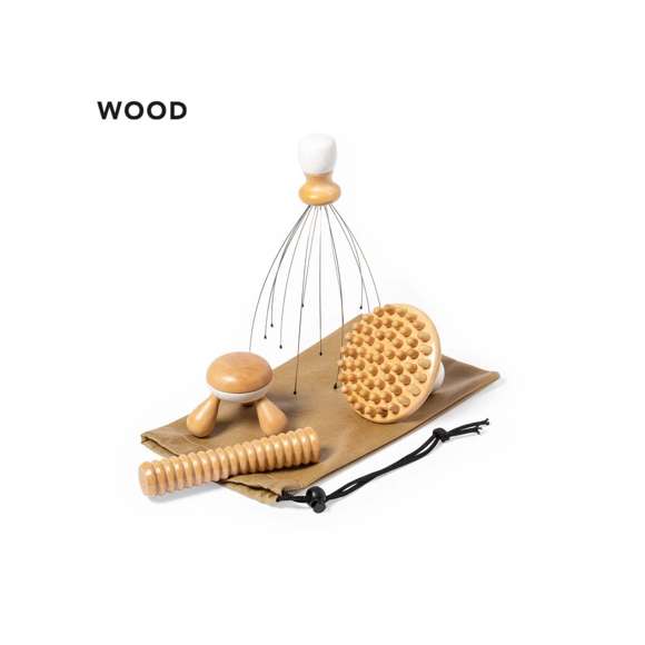 Set de masaje fabricado en madera natural. Contenido: Masajeador con mango en madera natural y patas metálicas, con suaves terminaciones de goma y efecto más que relajante.Masajeador cilindro para pies.Masajeador para espalda con 3 patas.Masajeador con multitud de puntos de masaje.Bolsa a juego, con cierre de cordón y bola de ajuste. Presentación en caja individual de diseño kraft.