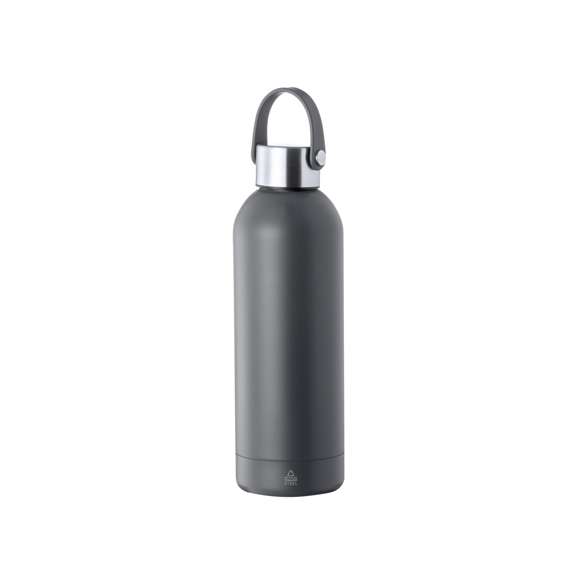 Bidón térmico de 500 ml de capacidad, fabricado en acero inox reciclado de doble pared, con tapón a rosca en mate y asa integrada a juego. Disponible en variada gama de colores satinados, libre de BPA y presentado en caja individual de diseño kraft.  El acero es uno de los materiales más demandados y que puede encontrarse casi en todas partes, desde productos de uso diario a grandes construcciones. Con innumerables propiedades, entre las que cabe destacar la durabilidad y su alto grado de reutilización, convirtiéndolo en una alternativa muy valorada en soluciones de sostenibilidad. Debidamente tratado, permite obtener nuevos recursos de infinita utilización.