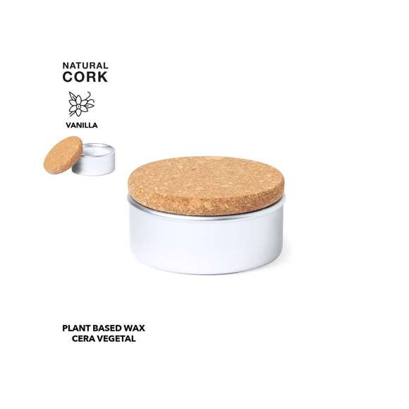 Vela aromática, con cera vegetal y vainilla. Tarrito fabricado en aluminio, con tapón en corcho natural. Presentada en caja individual de diseño kraft.
