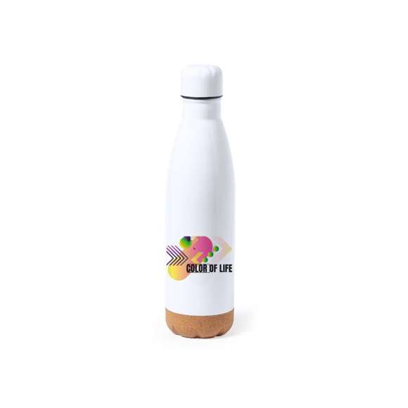 Bidón de 750 ml de capacidad, fabricado en acero inox y especialmente diseñado para marcaje en sublimación. De acabado blanco brillo, con tapón a rosca a juego y base en corcho natural. Libre de BPA y presentado en caja individual de diseño kraft. Disponible manual de instrucciones en español e inglés.
