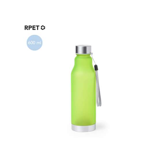 Bidón de 600ml de capacidad. Libre de BPA, con cuerpo de RPET elaborado a partir de plástico reciclado, para así fomentar la reutilización de residuos plásticos y contribuir a la sostenibilidad del planeta. Tapón a rosca en acero inox, con cordón de transporte y base a juego. Disponible en variada gama de colores.