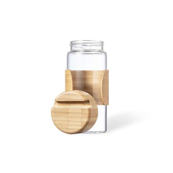 Bidón multifunción de línea nature y 450 ml de capacidad. Cuerpo fabricado en cristal, con tira central en bambú. Incluye tapón a rosca de bambú, con soporte integrado para smartphone. Presentado en caja individual de diseño eco.