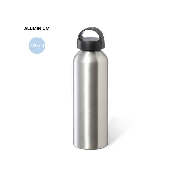 Bidón de 800 ml de capacidad, fabricado en aluminio de acabado brillo. Tapón en negro a rosca y con asa integrada, libre de BPA. Disponible en variada gama de colores y presentado en caja individual de diseño kraft.Disponible manual de instrucciones en español e inglés.