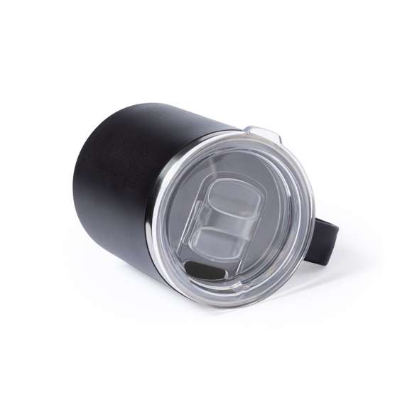 Taza térmica de sobremesa fabricada en acero inox de doble pared y 350ml de capacidad. Exterior en resistente PP, con dosificador en tapa y abrefácil. Libre de BPA. Disponible en colores mate y presentada en caja individual de diseño kraft.